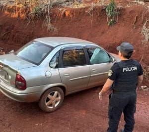 Puerto Esperanza: detuvieron a un hombre y recuperaron un auto robado de un taller mecánico imagen-7