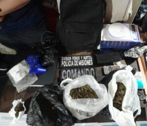 Desarticularon «narcokiosco» en Miguel Lanús: una detenida, droga y elementos presuntamente robados fueron secuestrados imagen-1