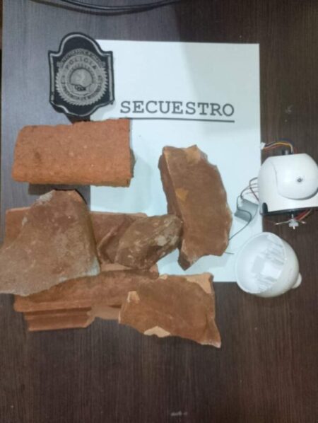 Discusión entre familiares terminó en disturbios y detenidos en un barrio de Oberá imagen-22