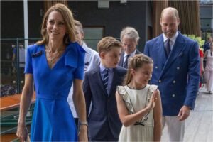 Kate Middleton lució un elegante vestido azul en la final de Wimbledon imagen-2