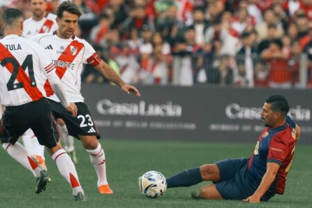 River y Barcelona revivieron la magia en el Monumental en un amistoso de leyendas imagen-7