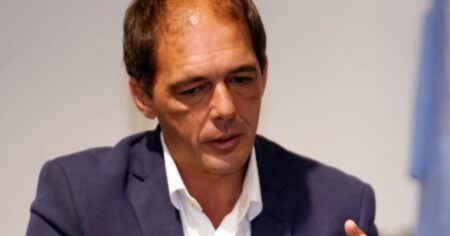 Javier Milei y sus medidas, EN VIVO: el Gobierno designó al nuevo interventor de los medios públicos imagen-13