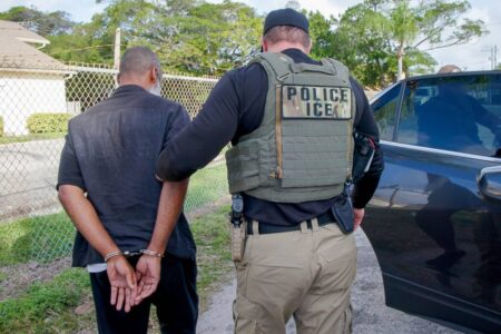 Avanza el ICE: el plan para aumentar masivamente las detenciones de migrantes sin derecho a audiencia imagen-14
