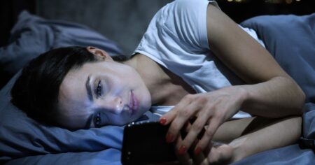 Le quitan el celular a un adolescente y termina en urgencias: el caso desconcierta imagen-16