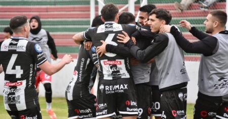 Con dos expulsados y un penal atajado en el final, Estudiantes le ganó a Agropecuario imagen-22