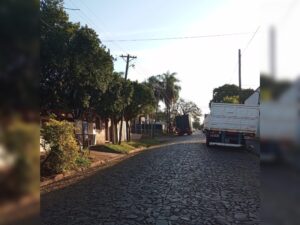 Vecinos molestos por estacionamiento de camiones en el barrio El Progreso imagen-1
