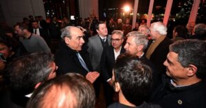El Gobierno reactiva puentes con los gobernadores y los empresarios se suman al reclamo por la falta de obra pública imagen-3