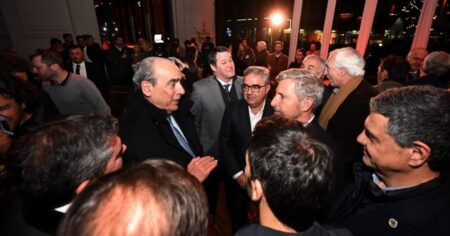 El Gobierno reactiva puentes con los gobernadores y los empresarios se suman al reclamo por la falta de obra pública imagen-21
