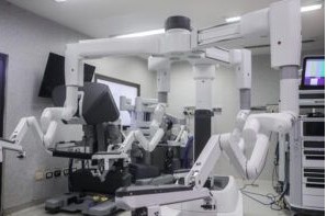 Senadores de Misiones presentaron proyecto de Beneplácito por la primera cirugía robótica Da Vinci Xi en hospital «Dr. Ramón Madariaga» imagen-1