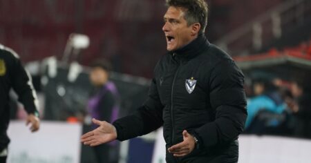 Guillermo Barros Schelotto, tras su primer título con Vélez: el elogio a Quinteros y la posible llegada de Aliendro imagen-14