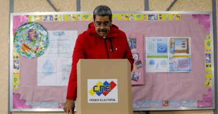 Otro simulacro electoral de Nicolas Maduro en Venezuela: elige alcaldes casi sin oposición al chavismo imagen-6