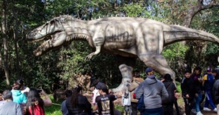 Vacaciones jurásicas: sorprende la reapertura de un parque con dinosaurios ideal para visitar gratis con los más chicos imagen-9