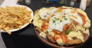 Por qué todos hablan de este restaurante de Zona Norte: milanesas XXL, ambiente familiar y precios bajos imagen-3
