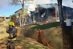 Un incendio destruyó una vivienda en San Vicente imagen-3