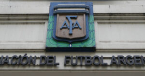 Un entrenador argentino fue expulsado por pronunciar una frase antisemita contra un árbitro imagen-2