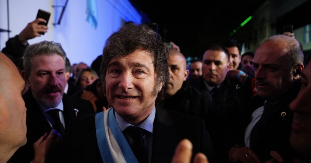 Javier Milei y sus medidas, EN VIVO: el Presidente viaja a Tucumán para la vigilia del 9 de julio, mientras la oposición busca avanzar en el Congreso con proyectos que incomodan al Gobierno imagen-4