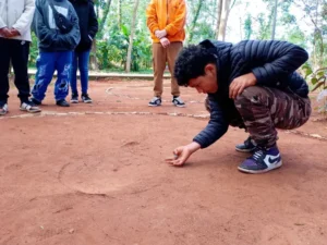 Diversión y Homenaje en el primer campeonato de bolitas en el Hogar de día de Iguazú imagen-2