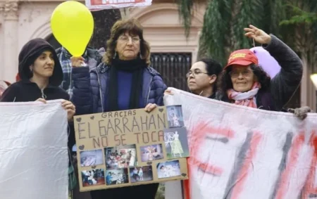 Masiva movilización en el país a favor de los trabajadores y del Hospital Garrahan imagen-32