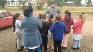 Se entregaron donaciones de ropa y alimentos en Jardín América imagen-1