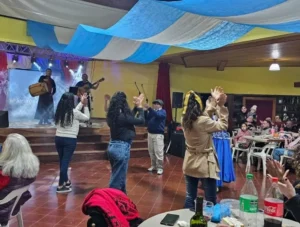 Se realizó una emotiva peña patria en Jardín América  imagen-1
