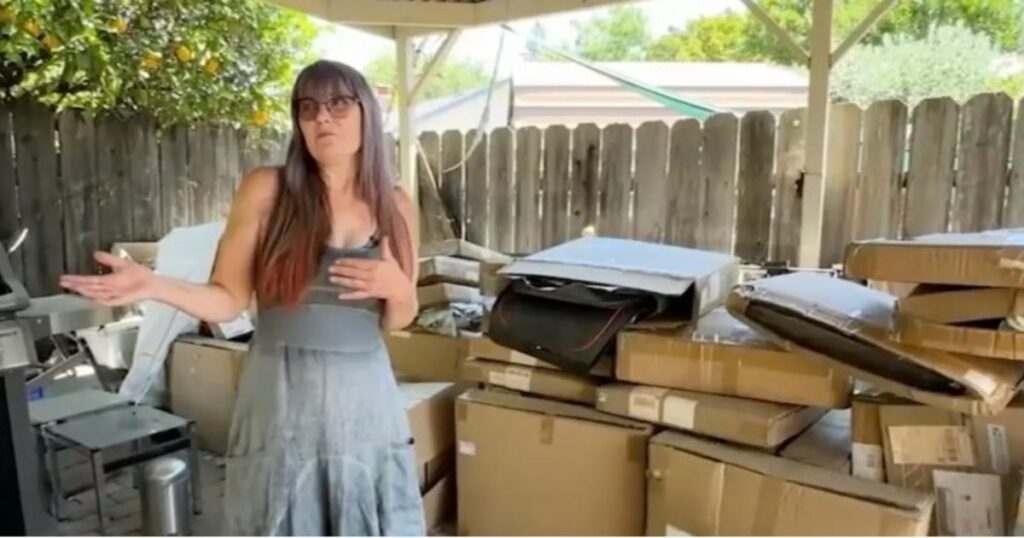 Durante meses le llegaron cientos de paquetes de Amazon por error: "Es otra forma de infierno" imagen-98