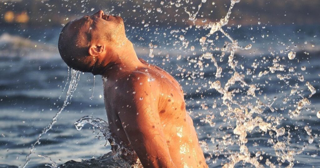 Manuel Viso, doctor, sobre tratar de curar heridas en el mar: "No lo hagas" imagen-4