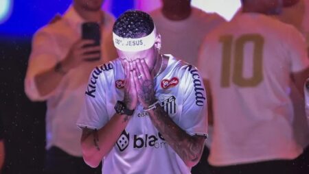 Neymar se cruzó con un hincha en medio del caos en Santos: “Si ya no sirvo, me voy” imagen-12