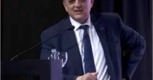 Juicio por YPF: la petrolera tuvo que salir a explicar al mercado qué pasa con sus acciones imagen-3