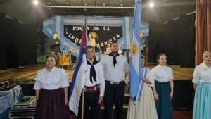 La Peña Itapúa reunió a la comunidad para recibir el Día de la Independencia con música, tradiciones y comidas típicas: “Queremos sostener la argentinidad” imagen-8