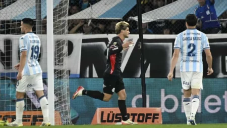 Racing, frustrado por Barracas Central en un cierre increíble y polémico: reviví lo mejor - TyC Sports imagen-6