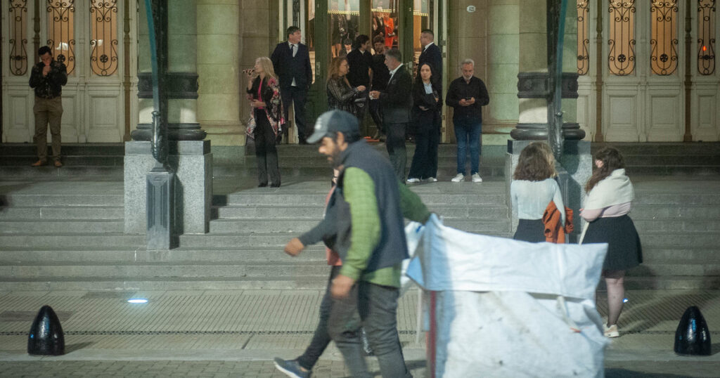Jorge Macri anunció que dejará de financiar el traslado de cartoneros vinculados a Juan Grabois para trabajar en la Ciudad imagen-4