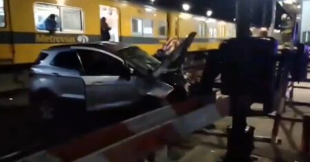 Tren Urquiza: un hombre murió al ser arrollado por una formación cuando cruzaba con su camioneta imagen-8