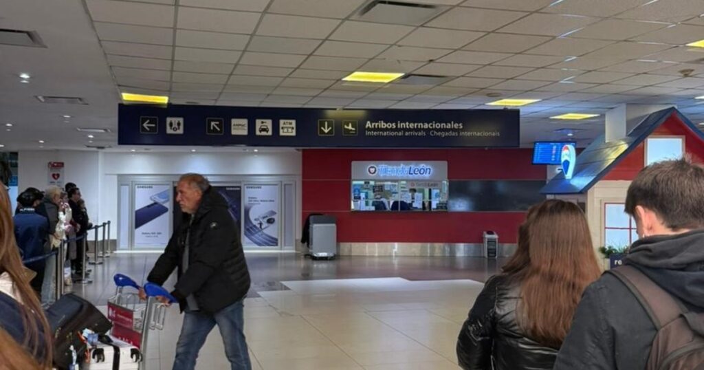 Paredes ya está en Buenos Aires: del aeropuerto al predio de AFA en Ezeiza, así comenzó su nueva vida en Boca imagen-5