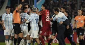 La locura de Costas por el gol anulado a Maravilla y el penal para Barracas imagen-1