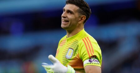 El Dibu Martínez fue titular en un amistoso y su futuro en Aston Villa es toda una incógnita imagen-9