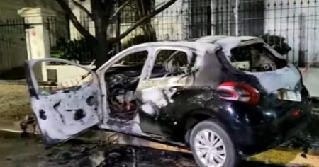 Persecución, choque y un auto prendido fuego: el robo de película que empezó en San Martín y terminó en Núñez imagen-6
