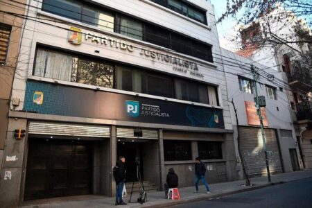 🔴 En vivo. Fuerza Patria define a sus candidatos imagen-6