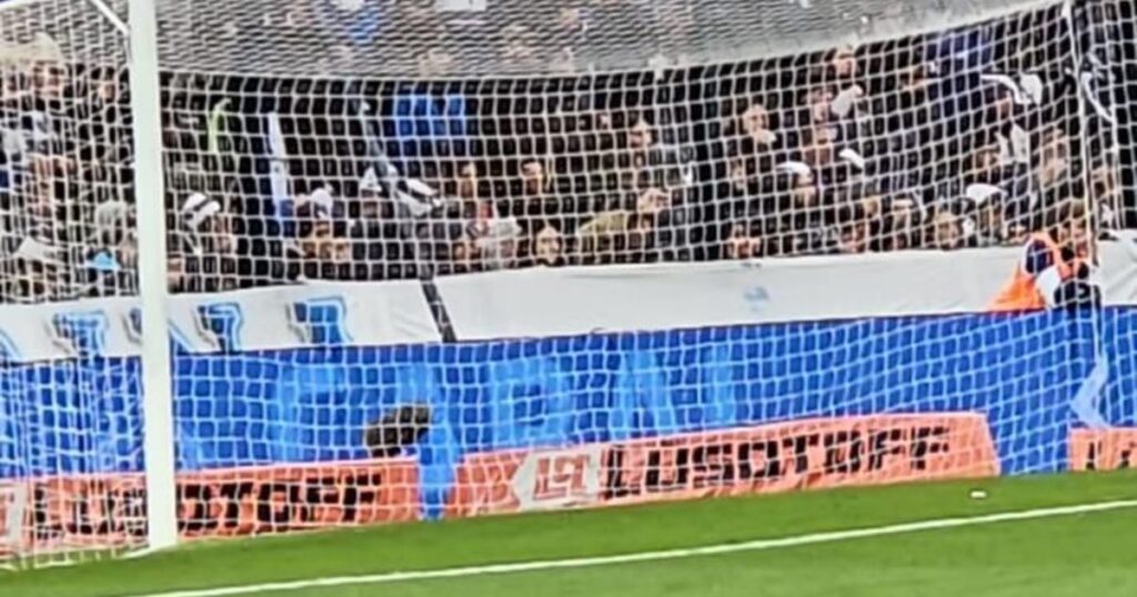Prohibición de ingreso a siete hinchas de Gimnasia por una bandera imagen-45