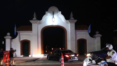 Javier Milei convocó a una cena en Olivos a Martín Menem y algunos diputados de LLA por los vetos a leyes clave imagen-9