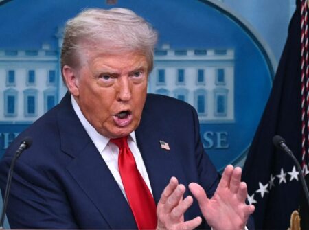 Trump despliega la Guardia Nacional en Washington y promete “limpiar” la capital del crimen y personas sin techo imagen-5
