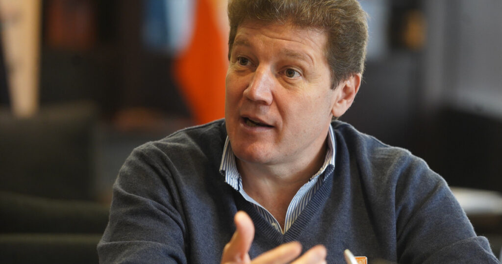 Un gobernador acusó a Milei de repartir fondos "para los amigos" y de convertirse en parte de la casta imagen-5