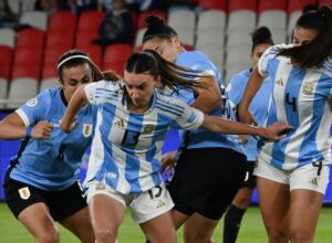 Esta vez la selección argentina femenina sí pudo en los penales, le ganó a Uruguay y se quedó con el tercer puesto de la Copa América imagen-3