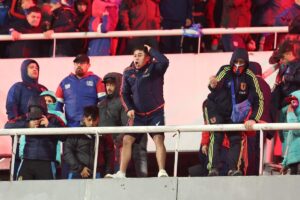 Independiente vs U de Chile: una noche de violencia desmadrada que la policía no evitó y pudo terminar en una catástrofe aún peor imagen-1
