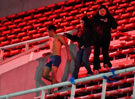 Los brutales videos de los incidentes entre hinchas de Independiente y Universidad de Chile imagen-13