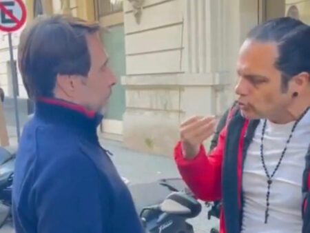 El candidato a diputado Marcelo Peretta lo fue a buscar a Feinmann a la radio, lo increpó y le pateó la puerta del auto imagen-7