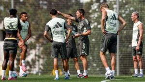 Franco Mastantuono recibió elogios del DT Xavi Alonso y podría “sumar minutos” ante Osasuna imagen-2