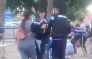 Santa Fe: una violenta y multitudinaria pelea se desató en un festejo por el Mes de las Infancias imagen-1