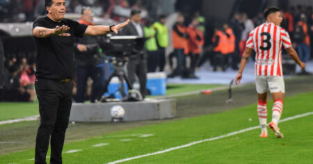 Campodónico, tras la derrota ante River: "Los chicos hicieron lo que les pedí" y "me daban ganas de jugar" imagen-5