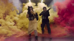 La mejor película de la semana fracasó en cines, pero se propuso hacer el espectáculo de acción más sorprendente imagen-112