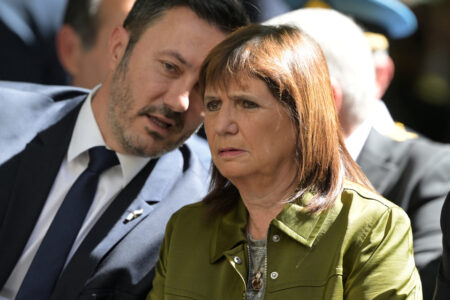 El Gobierno pone a sus ministros a competir en las legislativas imagen-7